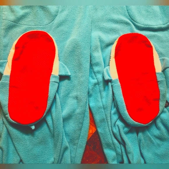 NICK & NORA Retro Shark Onsie Pajamas, Adult- L - Picture 5 of 9